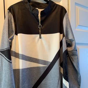 NWOT - Plus Size V Neck Geometric Casual Long Sleeve Quarter Zip - Size 3XL